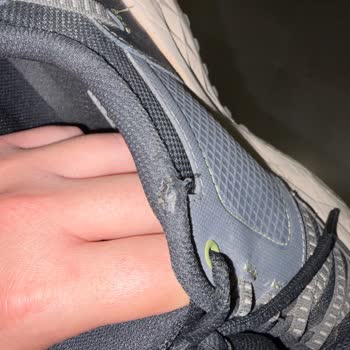 Skechers Ayakkabısında Kısa Sürede Dikiş Yırtılması Ve Amazon’un Garantisiz Cevabı