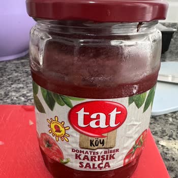 Tat Markasından Gelen Salçada Kapağın İçinde Küf Ve Böcek İzleri