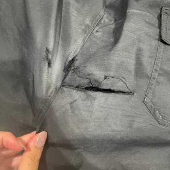 Deniz Şortu Bir Gün Kullanımda Yırtıldı, Mağaza İadeyi Reddetti