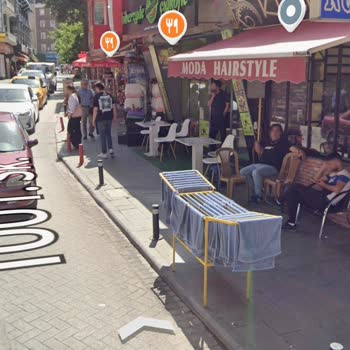 Kaldırımlarda Dükkan Eşyalarının İşgali Yaya Güvenliğini Zedeliyor