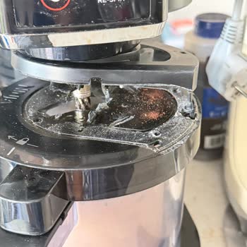 Shark Ninja Dondurma Makinesinde Ani Alevlenme Ve Parçalanma