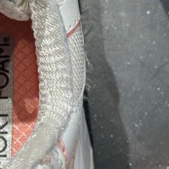 Skechers Ayakkabıda Tüylenme Ve Renk Açılması Şikayeti