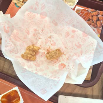Bahçeşehir Strada Popeyes Şubesinde Soğuk, Küçük Ve Kıl İçeren Sos Sorunu