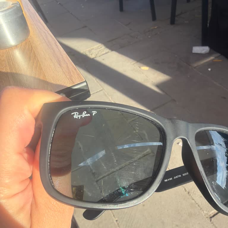 Rayban Gözlüğündeki Çizgi Garanti Kapsamında Değiştirilmedi
