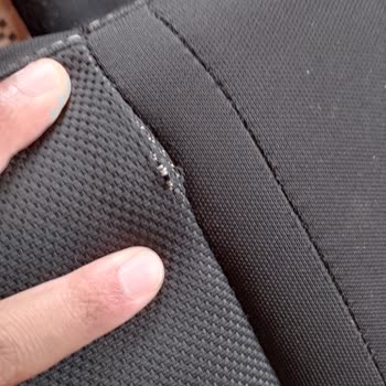 Hyundai I20 Cam Çizik Ve Koltuk Dikiş Açılmaları İçin Yetkili Servisten Çözüm Bekleniyor