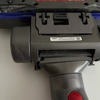Dyson Süpürge Başlığı Kırıldı, Garanti Değişim Talebi