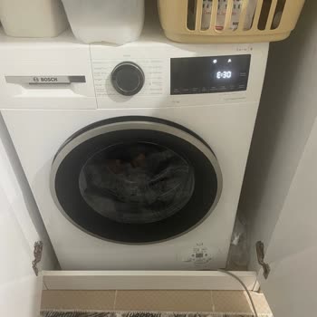 Bosch Çamaşır Makinesinde Sürekli Su Uyarısı Ve Çözülmeyen Arıza Nedeniyle Değişim Talebi
