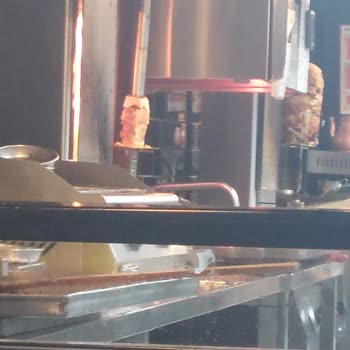 Etlik Şubesinde Çiğ Ve Isıtılmamış Döner Satışı Sağlık Riski