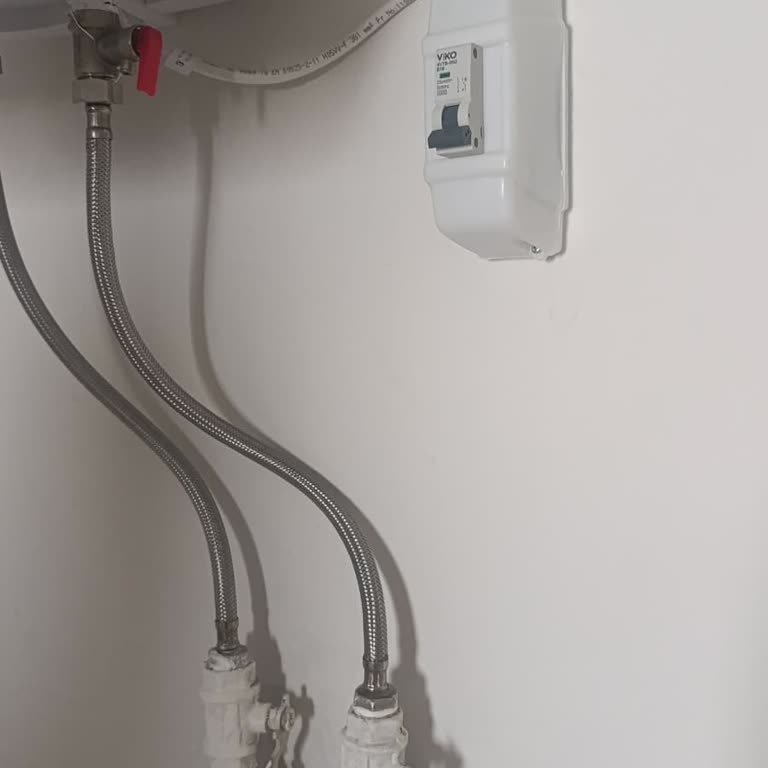 Baymak Termosifonda Elektrik Kaçağı Ve Servis Cevapsızlığı