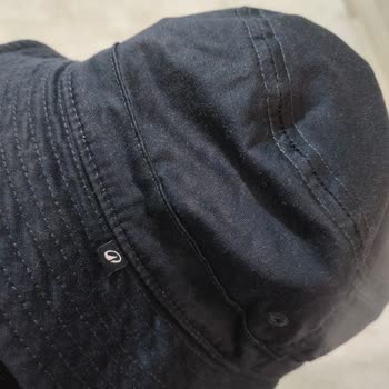 Decathlon Black Hat Faded and Wore Out After Short Use