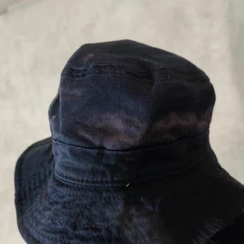 Decathlon Black Hat Faded and Wore Out After Short Use
