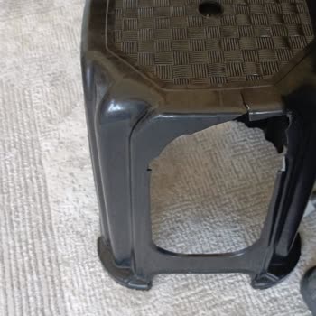 Eksik Peynir Ve Kırık Tabureler İçin İade Talebi