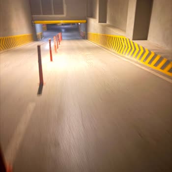 Gece Otopark Girişinde Kadınları Tehlikeye Atan Güvenlik Zafiyeti