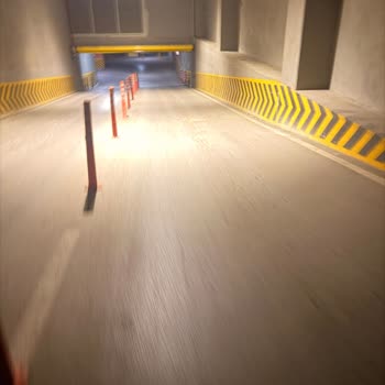 Gece Saatlerinde AVM İçinde Otoparka Güvenli Yaya Geçişi Talebi
