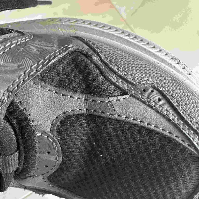 Skechers Ayakkabısında Çatlayan Üst Kuşaklar Kalite Şikayeti