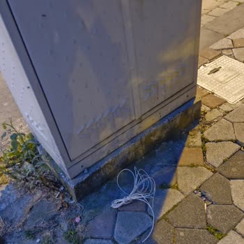 Türk Telekom’un Özensiz Fiber Çalışması Görüntü Kirliliği Ve Güvenlik Riski