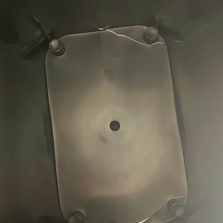 Kırık Çöp Kovası Ve Satıcıdan Cevapsızlık