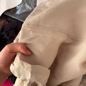 Lekeli Elbiseler İçin 38 Gün Boyunca Geri Ödeme Alınamayan İade Süreci