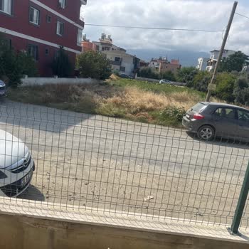 Şarkonak Mahallesi 577. Sokakta Asfalt Eksikliği Ve Toz Çocukları Tehlikeye Atıyor