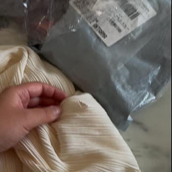 Ecetan Butik’ten Gelen Kıyafetlerde Yırtık Ve Renk Farklılığı, Tam İade Talebi