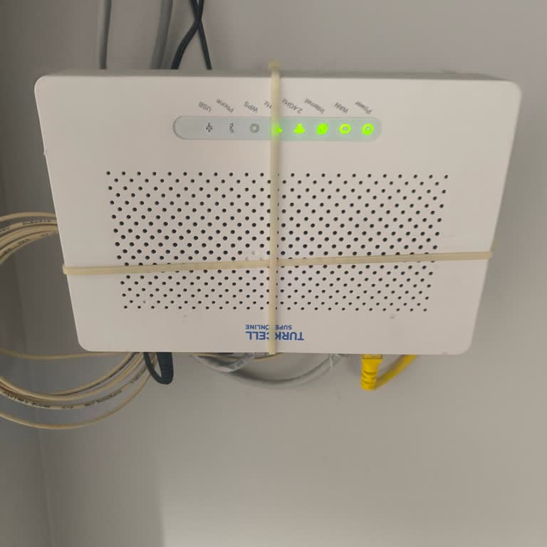 Yeni Modem Gelmedi, Üst Paketten Kesilen Fatura Sürüyor
