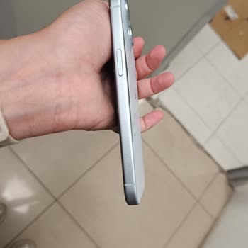 İPhone 15 Batarya Şişmesi, Donma Ve Ani Kapanma Sorunları İçin Değişim Talebi