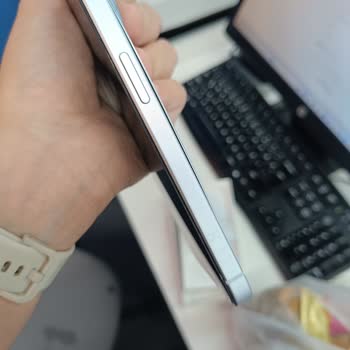 İPhone 15 Batarya Şişmesi, Donma Ve Ani Kapanma Sorunları İçin Değişim Talebi