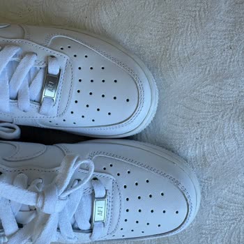 Defolu Nike Air Force Ayakkabı İçin Değişim Ve Kampanya Fiyatının Korunması Talebi