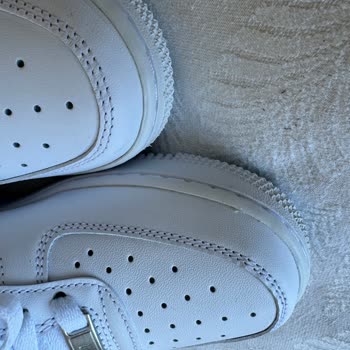 Defolu Nike Air Force Ayakkabı İçin Değişim Ve Kampanya Fiyatının Korunması Talebi
