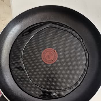 Tefal Tava Kısa Sürede Deforme Olması Ve Leke Problemi