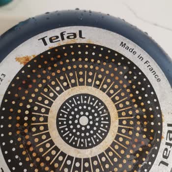 Tefal Tava Kısa Sürede Deforme Olması Ve Leke Problemi