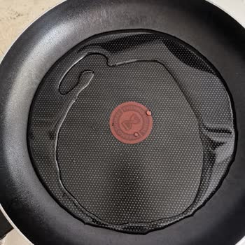 Tefal Tava Kısa Sürede Deforme Olması Ve Leke Problemi