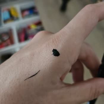 Nyx Epic Siyah Eyeliner Akıntı Ve Yayılma Sorunu