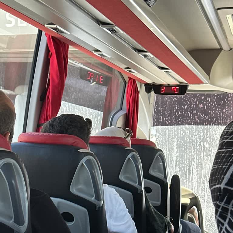 Villa Seyahat Otobüsünde Kalkış Saatinde Temizlik Nedeniyle Gecikme
