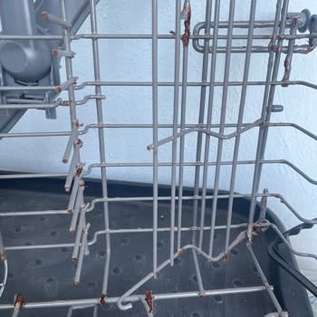 Teka Bulaşık Makinesinde Sepet Paslanması Ücretsiz Değişim Talebi