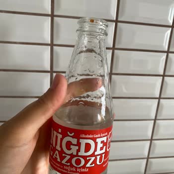 Gimsa Market’ten Alınan Niğde Gazozunun Cam Şişesinde Pas Ve Kir