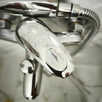Artema Lavabo Bataryasında Sürekli Su Lekelenmesi Ve Ayıplı Ürün Şikayeti