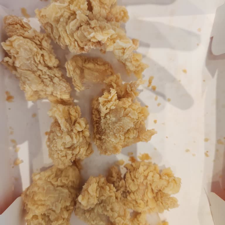Popeyes Şubesinde Çalışanın Bağırması Ve Kaba Davranışı