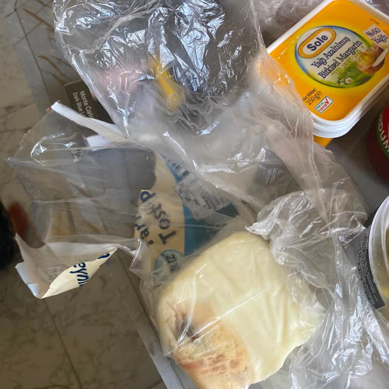 Altus Buzdolabında Sürekli Buz Ve Küf, Garanti Servisi Saygısız Davranıyor