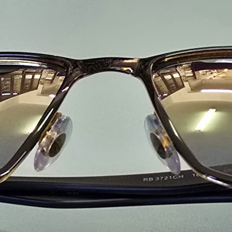 Ray-Ban Gözlüğünde Boya Dökülmesi Ve Mağazanın Çözüm Sunamaması
