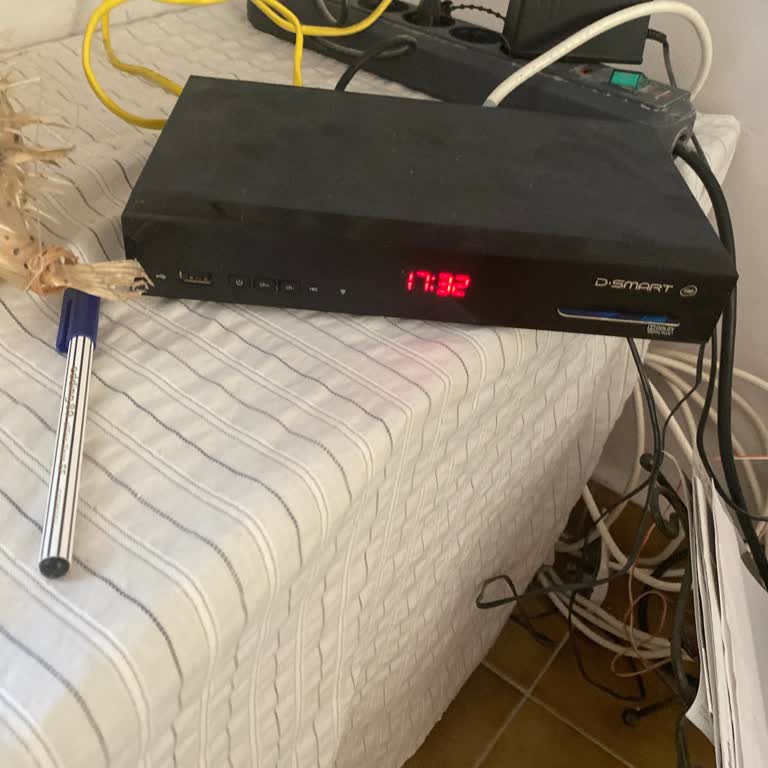 TV Kutusu Arızası Ve Müşteri Hizmetlerinden Yanıt Gelmemesi