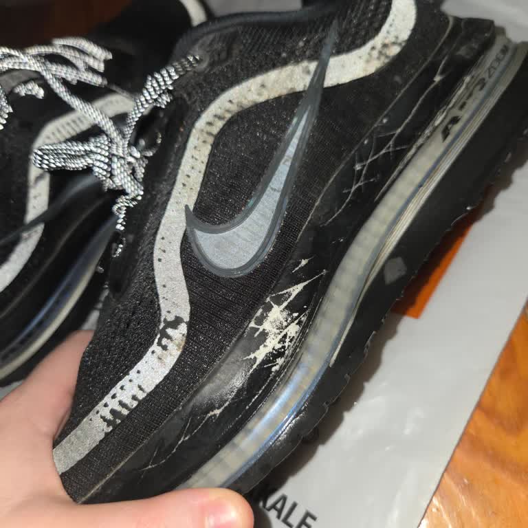 Nike Pegasus Premium Kadın Ayakkabısında Renk Atması Ve Değişim Talebi