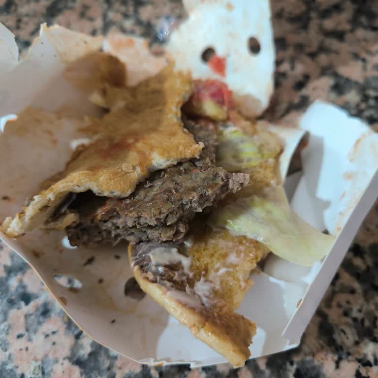 Pekdemir AVM Burger King Şubesinde Hijyenik Olmayan Paketleme Ve Müşteri İletişim Eksikliği