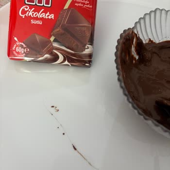 Eti Kare Sütlü Çikolatada Kıl Çıkması: Hijyen İhlali Ve İade Talebi
