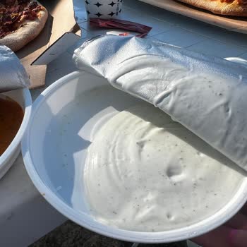 Domino’s Pizza Taşdelen Şubesinde Malzeme Eksikliği Ve Yanmış Hamur
