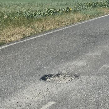Ağrı Hamur Ekinci Köy Yolu Çukurları Araçları Tehlikeye Atıyor Ve Acil Onarım Gerekiyor