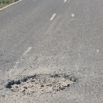 Ağrı Hamur Ekinci Köy Yolu Çukurları Araçları Tehlikeye Atıyor Ve Acil Onarım Gerekiyor