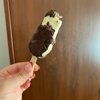 Magnum Dondurmasında İnsan Kılı Keşfi Ve Hijyen Endişesi