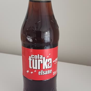 Kapalı Cam Şişede Yabancı Madde Bulunması Sağlık Endişesi Yaratıyor
