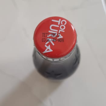 Kapalı Cam Şişede Yabancı Madde Bulunması Sağlık Endişesi Yaratıyor